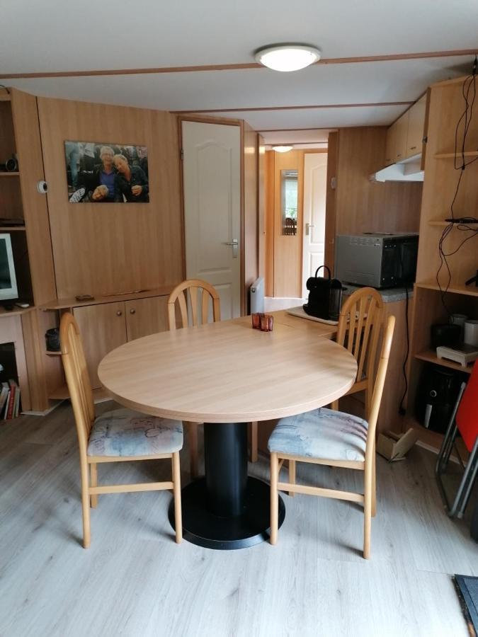 Chalet 4-6 Personen Epe F15 Van Alle Gemakken Voorzien Max Aantal Volwassen Personen Bedraagt 4 Exterior foto